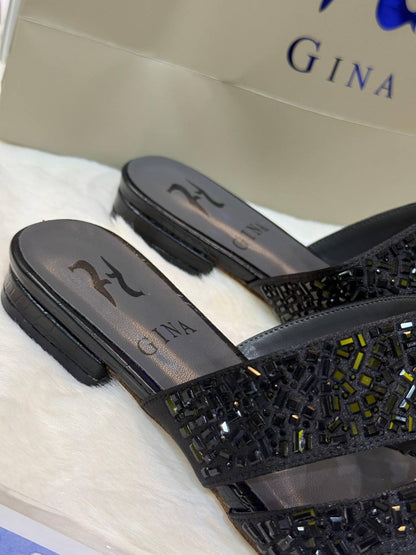 Gina Slipper
New Coming🔥
Size:36 to 41
105 dhs🪙🖤

Zain241
♥️♥️♥️