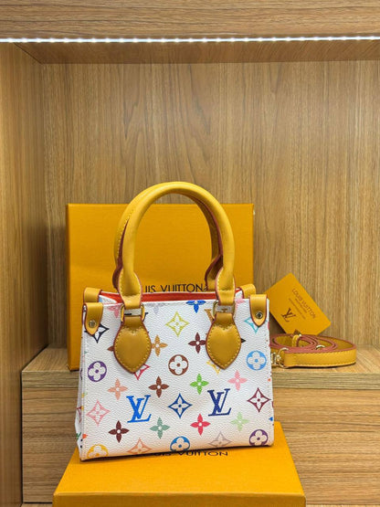 LV

Best quality 

with box
105 dhs🇦🇪🇦🇪

size 18CM

Zain290
♥️♥️♥️