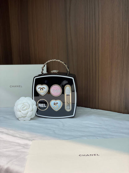 Chanel MAKEUP PALETTE
*Super Master Quality*
1350 dhs🪙🌨️

Zain255
♥️♥️♥️