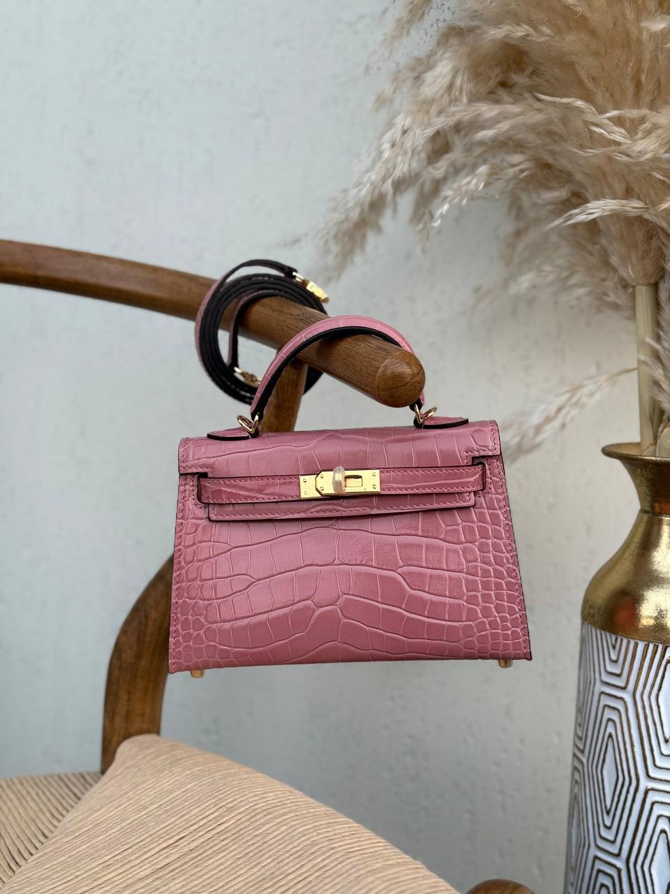 HERMES

19cm
370 dhs✅
Top quality 
With box🎁

Zain16u
♥️♥️♥️
