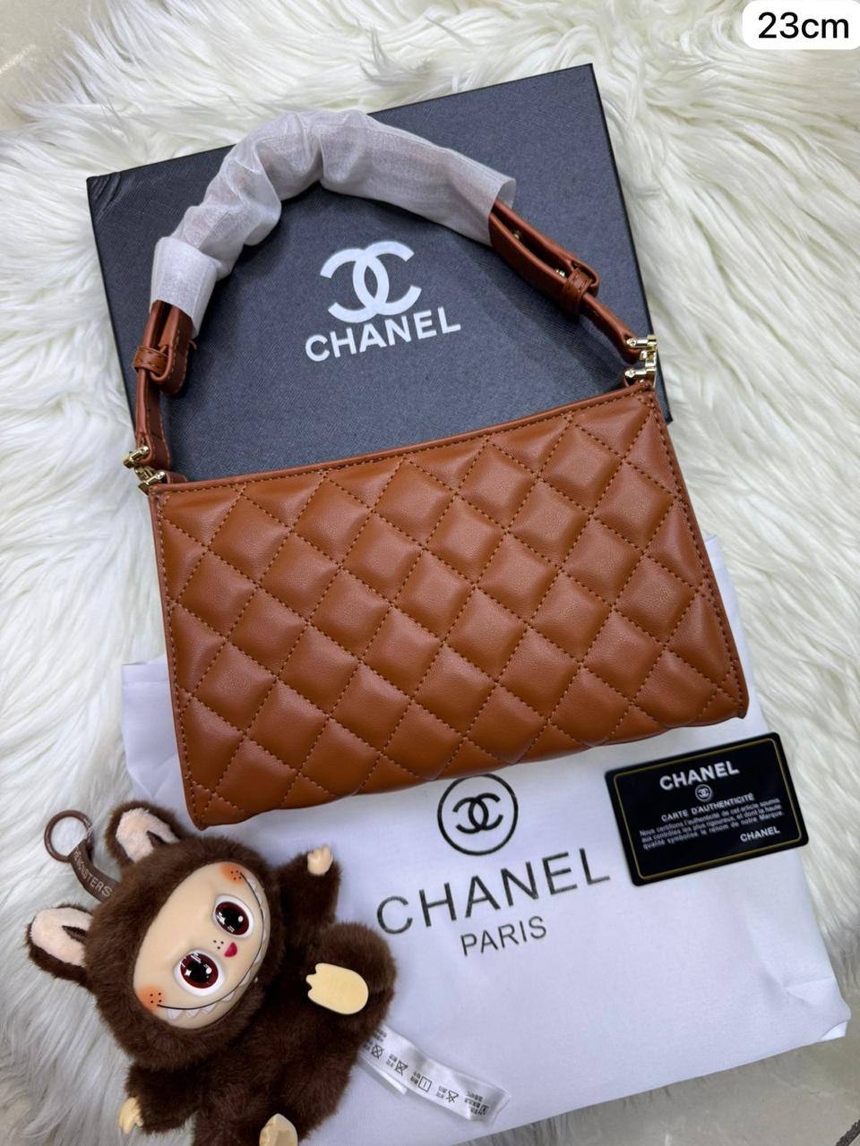 💖 Chanel 26x 
1️⃣ First quality +🎁
Size : 23 * 14 cm
90 dhs🇦🇪🇦🇪
with box

Zain115
♥️♥️♥️