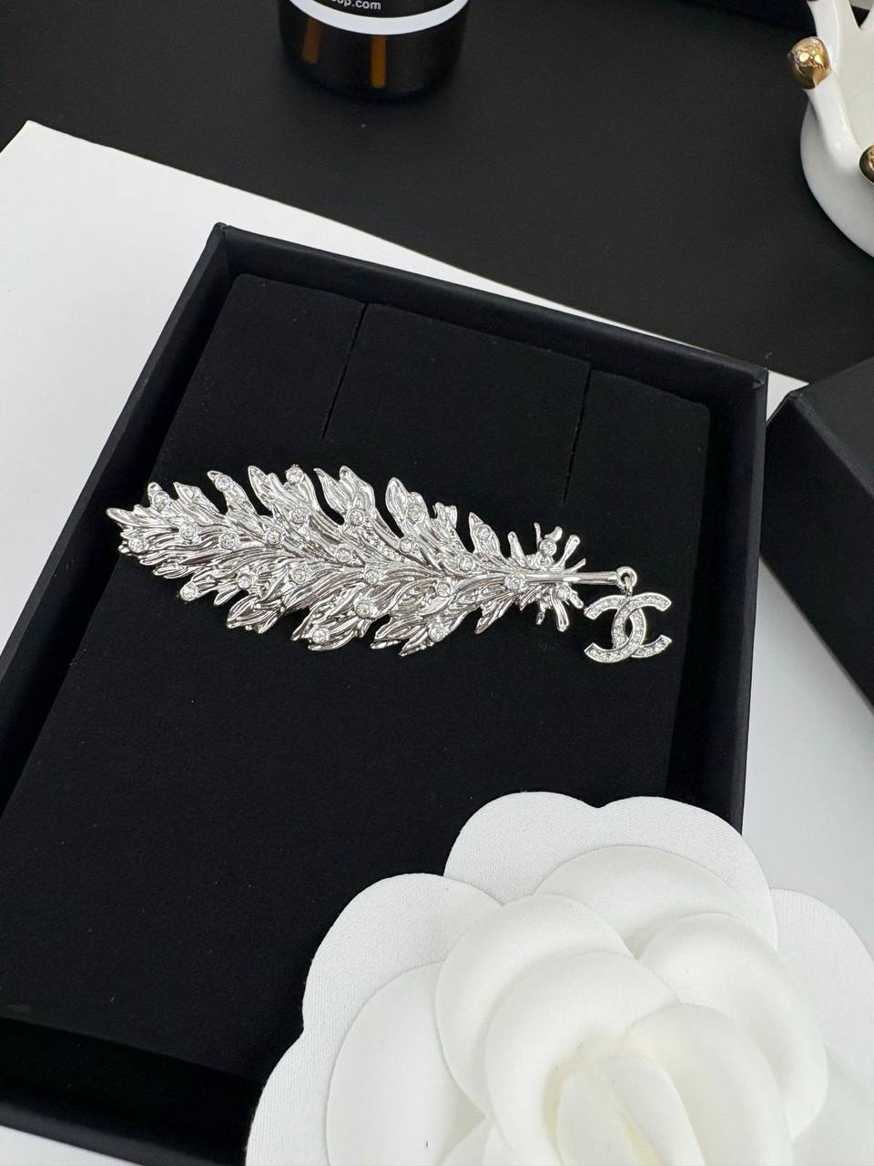 Brooch
55 dhs🪙💕

Zain89
♥️♥️♥️