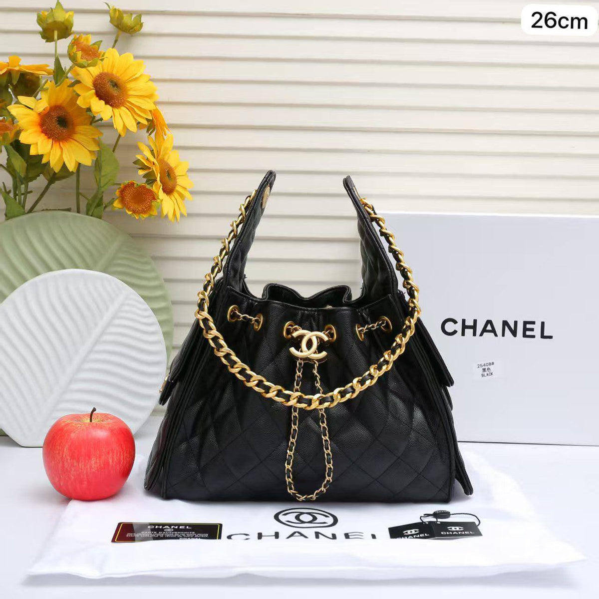 Chanel 25C hobo

1️⃣ First quality

Size : 26 * 14 * 30 cm
110 dhs🇦🇪🇦🇪

Zain115
♥️♥️♥️