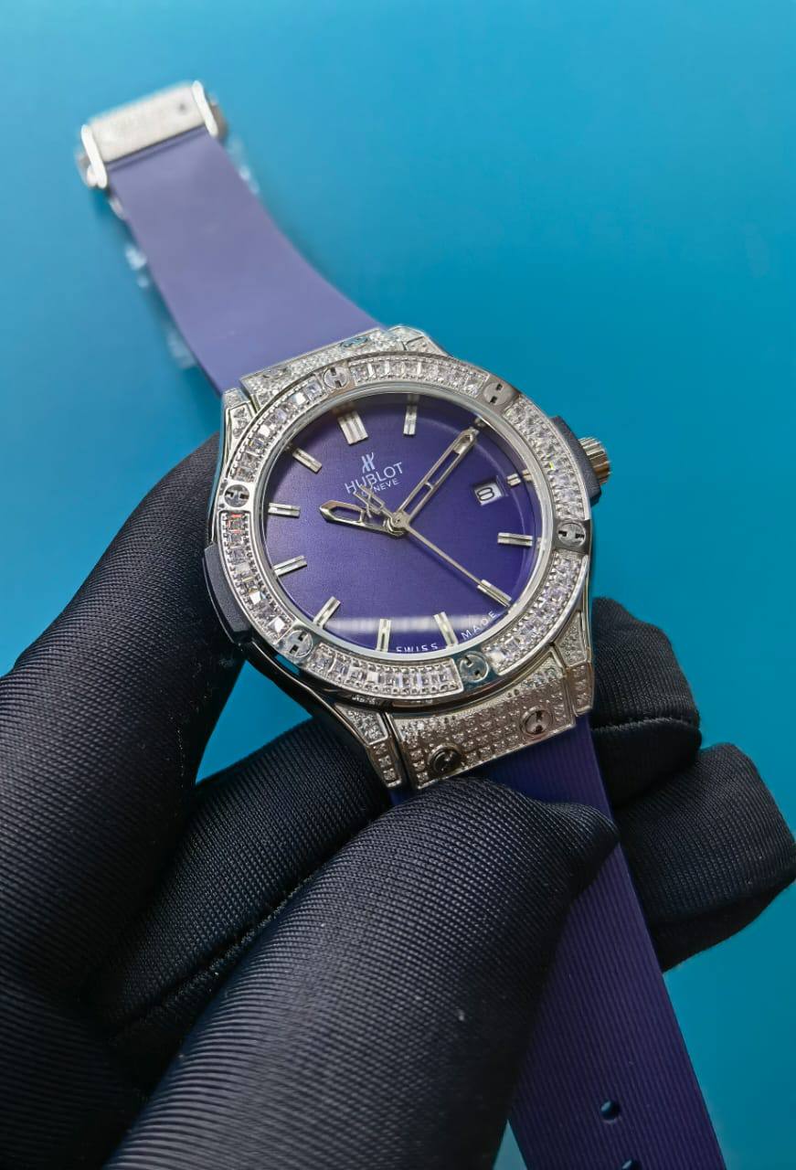 Hublot Ladies
230 dhs🪙🌨️

Zain25
♥️♥️♥️