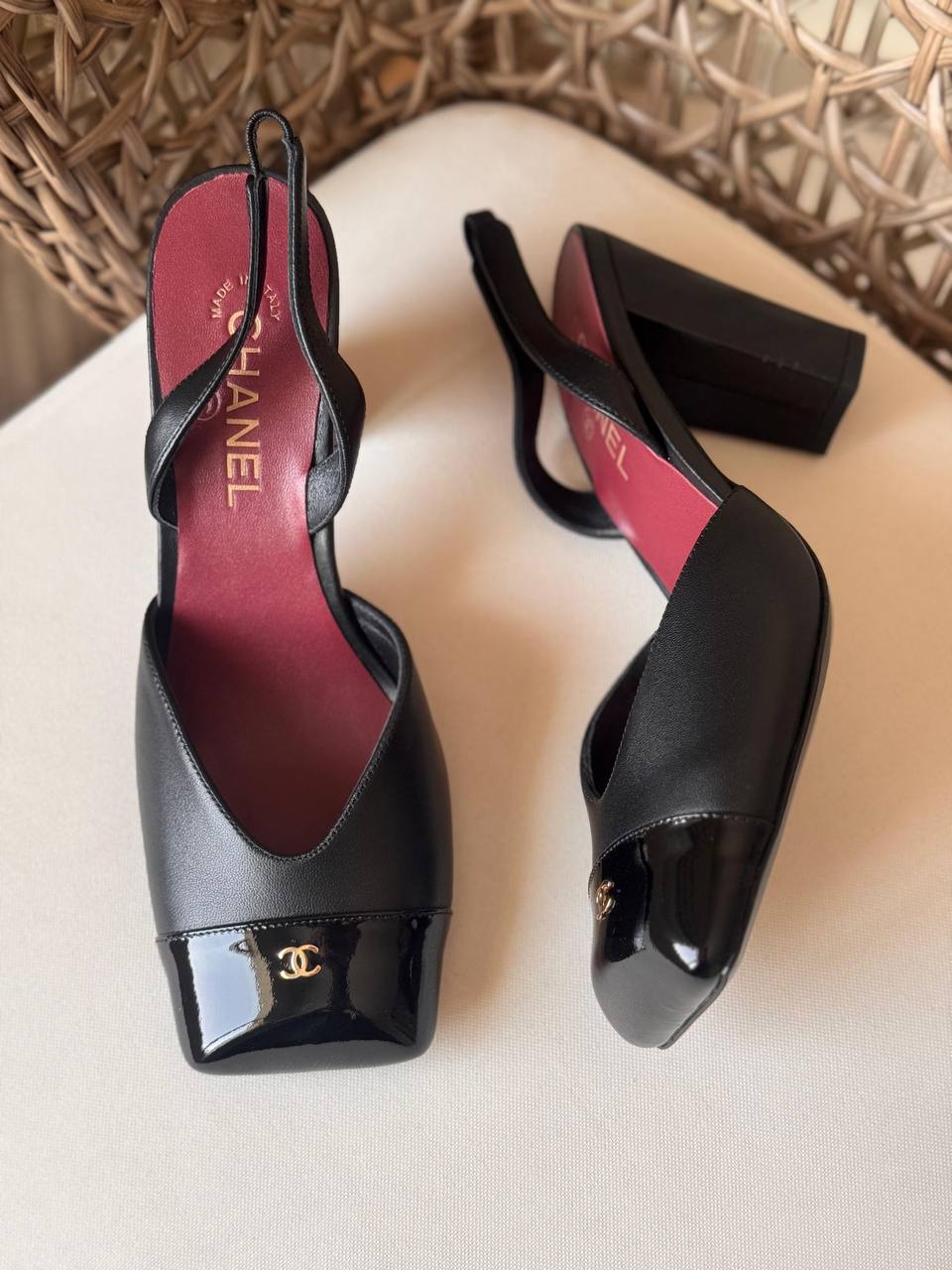 CHANEL 🤍
🤩Available new 😍😍
Size: 36 to 41
Super master quality
490 dhs✅

Zain198
♥️♥️♥️