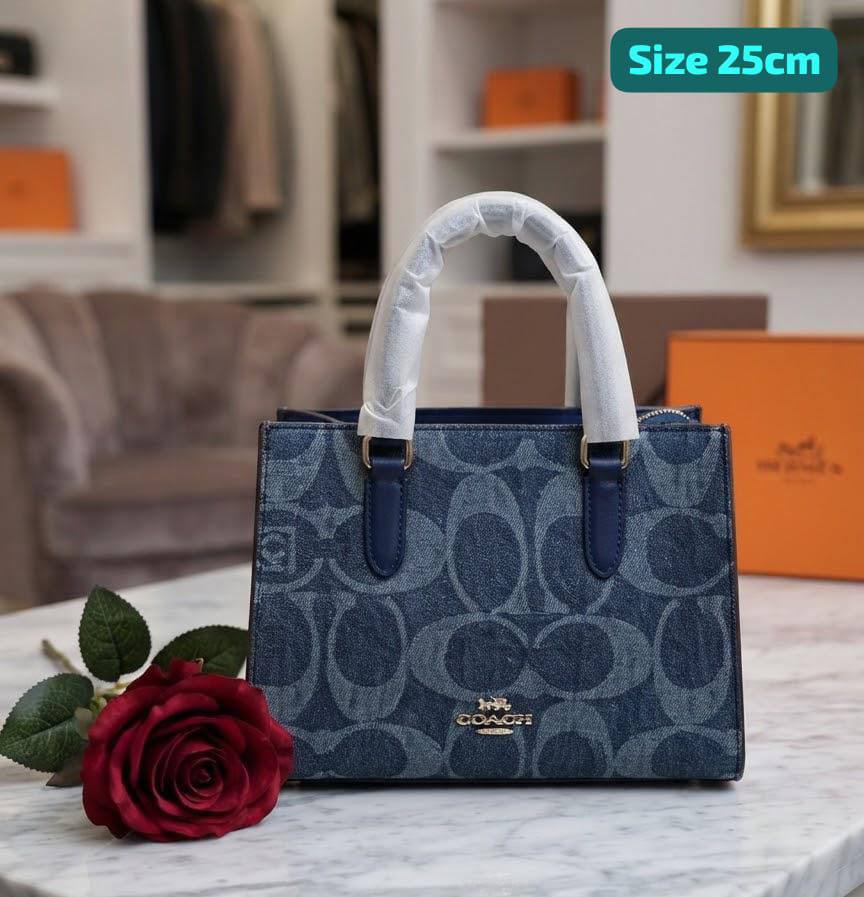 Coach
Good quality 
100 dhs🇦🇪🇦🇪

Zain186
♥️♥️♥️