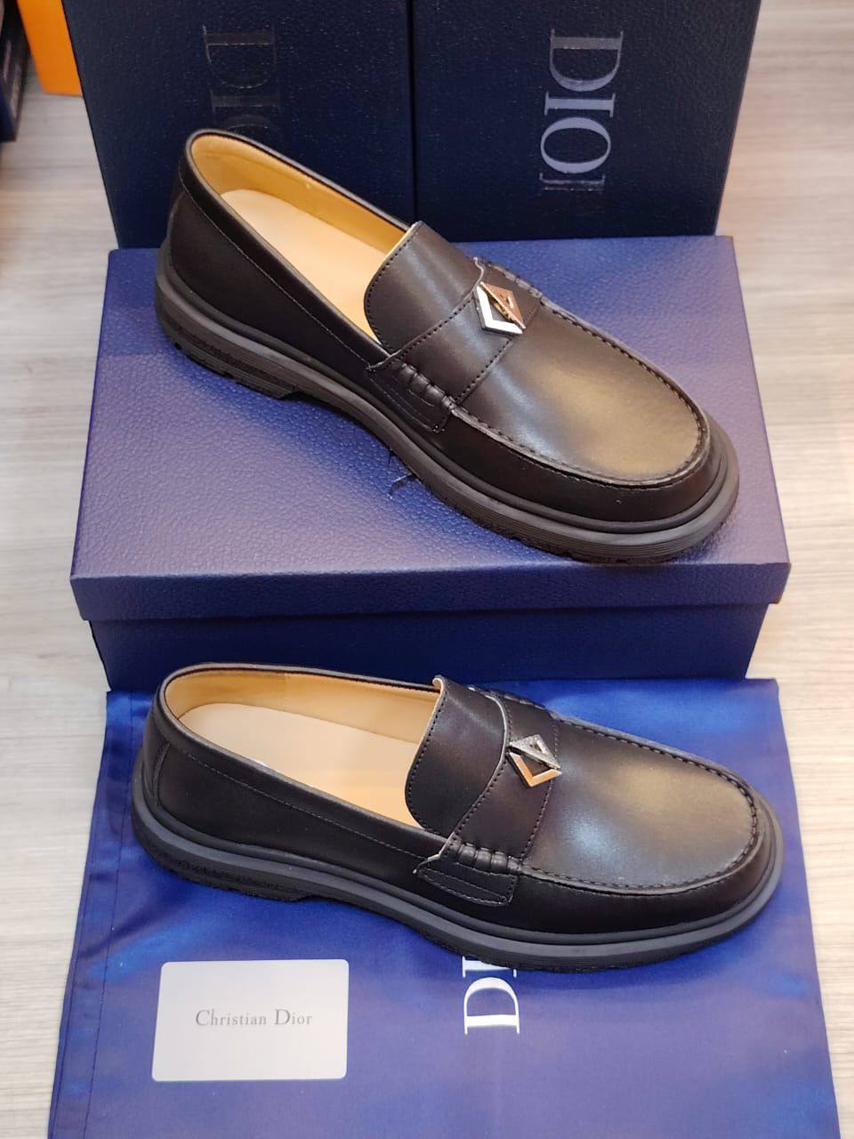 Dior   Prada   Gucci Valentino Lv

 Good Quality, New Arrived 

Size 40To 45
180 dhs🪙🌺

Zain120
♥️♥️♥️