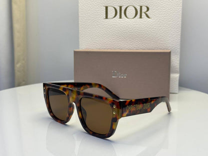 Sunglasses 

65 dhs🇦🇪🇦🇪

Zain182
♥️♥️♥️