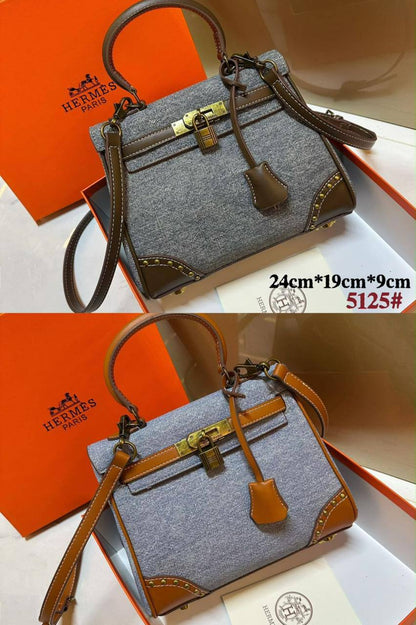 HERMES 
 MEDIUM SIZE GOOD QUALITY  WITH BOX 
100 dhs🇦🇪🇦🇪
Size:24cm

Zain17
♥️♥️♥️