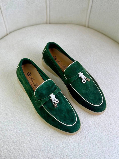 Loro Piana
Super *AAA* *+* Quality 💯 
With original packing🎁🎁
SIZE:36and41
Available now
450 dhs✅

Zain309
♥️♥️♥️