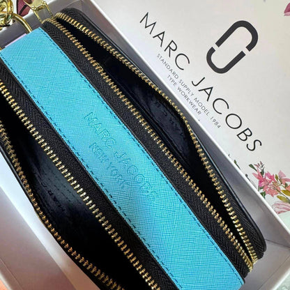MARC JACOBS 

GOOD QUALITY 

WITH BOX 
🎁🎁🎁

90 dhs🪙🖤

Zain39
♥️♥️♥️