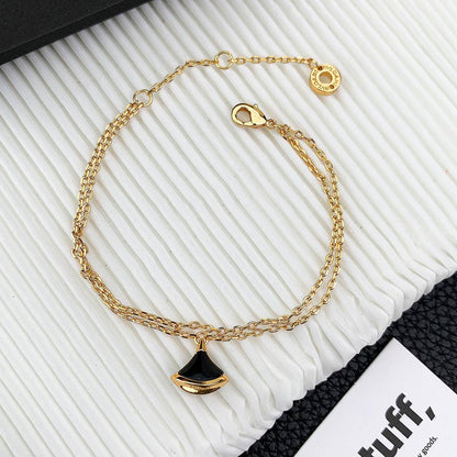 BVLGARI ❤️‍🔥*
Bracelet 🍁
Master quality 💯
With normal boxes 📦 
45 dhs🇦🇪
With master box 🗃️ 
85 dhs🇦🇪

Zain216
♥️♥️♥️