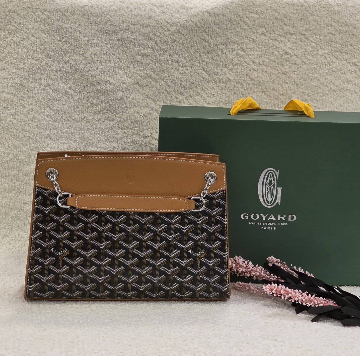 Goyard 
     25.5Cm Box
280 dhs❣️

Zain131
♥️♥️♥️