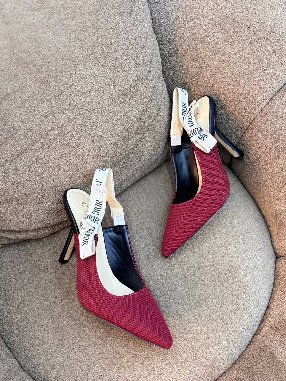 Dior
120 dhs✅
Size 36-42

Zain55
♥️♥️♥️