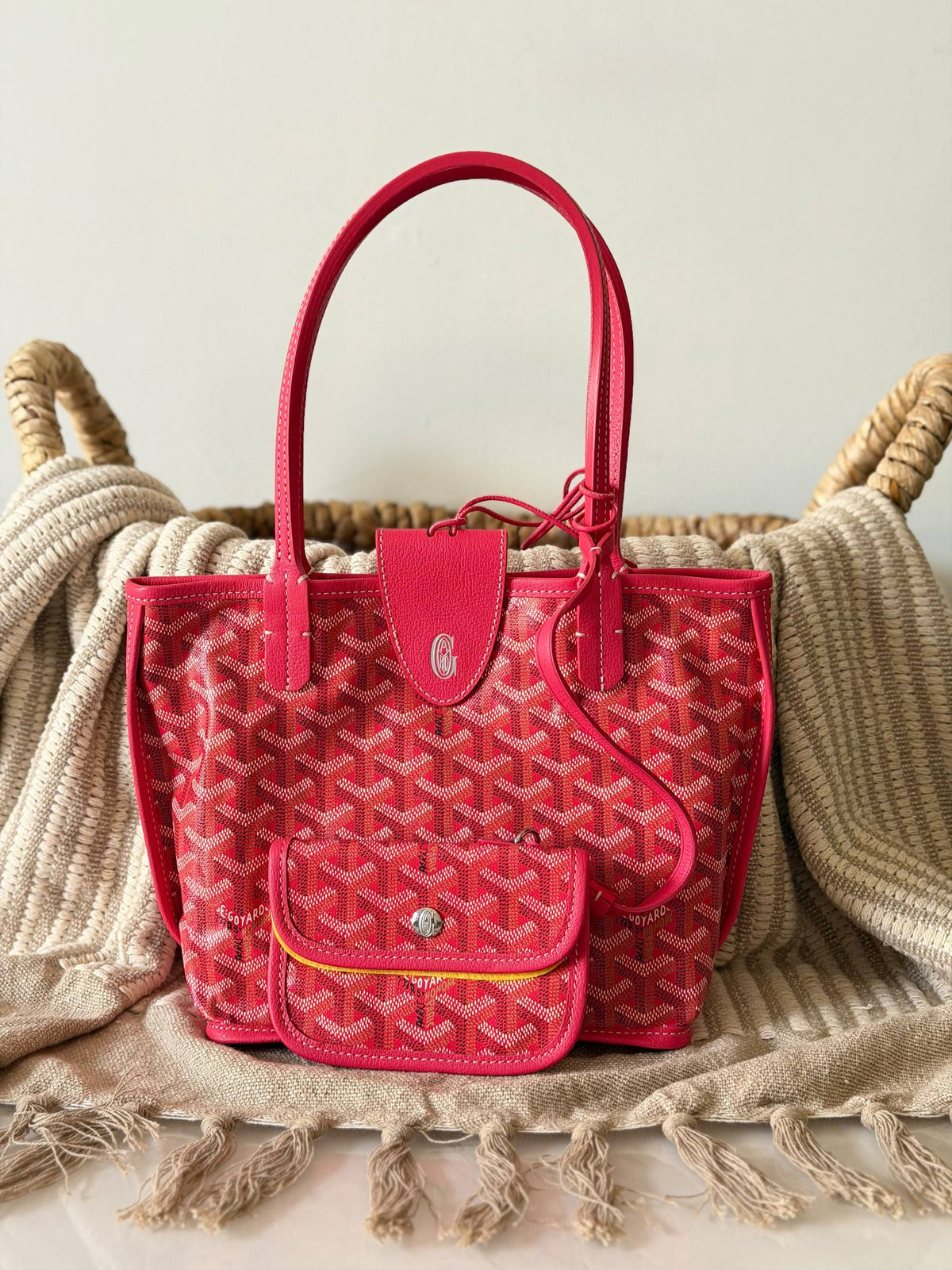 Goyard 
Vipp quality 
Size: 21 cm

For Price 👇 WhatsApp✅
0568585901 
0507557372
0552275751 Owner Zain 👌

Zain315
♥️♥️♥️