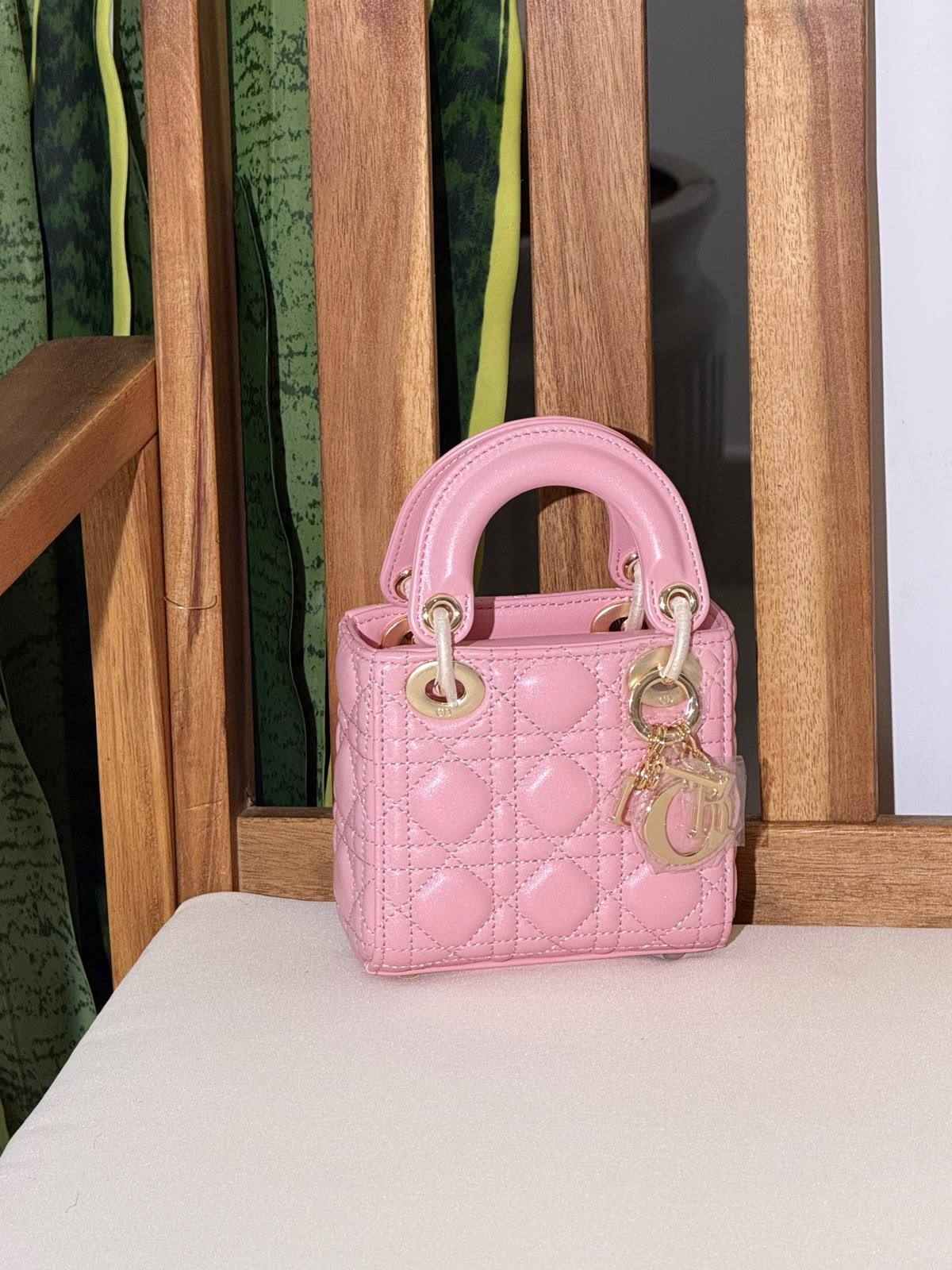 DIOR
Super Master Quality ⚡️
Original Packing 🎁
Size 12CM📏
For Price 👇 WhatsApp✅
0568585901 
0507557372
0552275751 Owner Zain 👌

Zain321
♥️♥️♥️