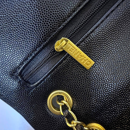 CHANEL 

NEW CAME 

GOOD QUALITY 

WITH BOX 

115 dhs🇦🇪🇦🇪

Zain39
♥️♥️♥️