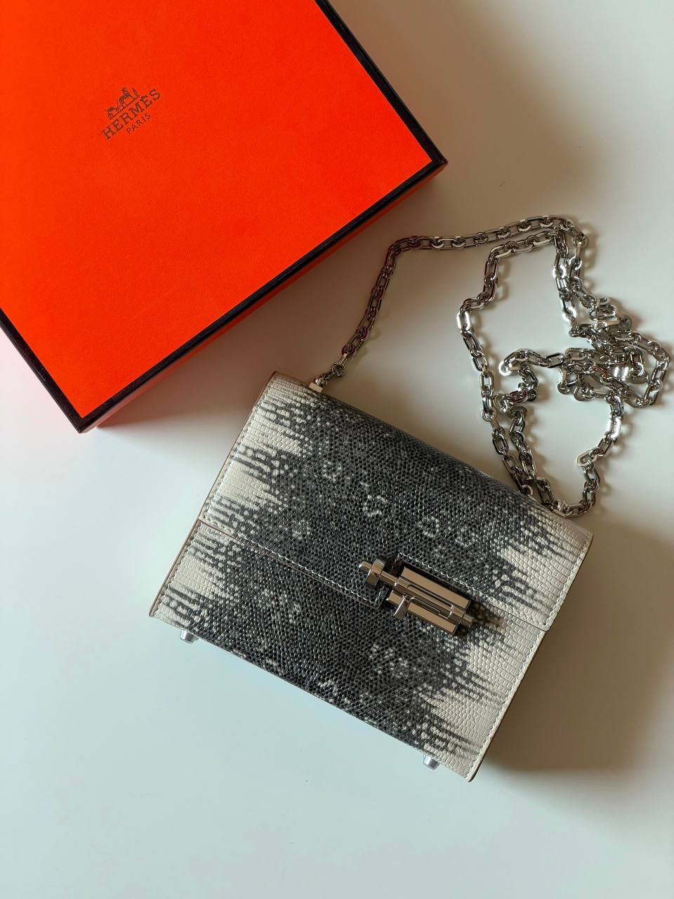 Hermes verro 18cm💕master quality😍with box❤️
360 dhs🇦🇪🇦🇪

Zain52
♥️♥️♥️