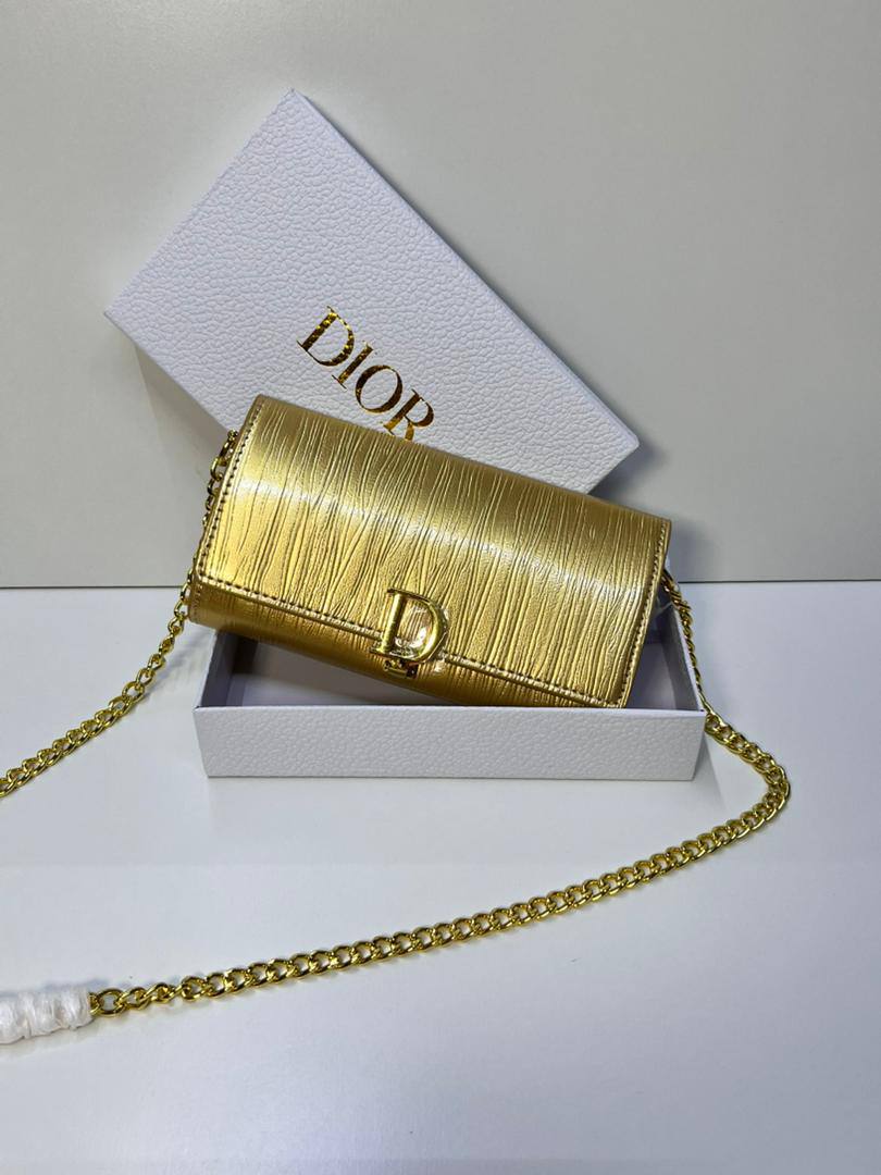 Dior
95 dhs🇦🇪
with box
🎁🎁🎁

size 19×4×10cm

Zain42
♥️♥️♥️