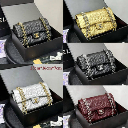 CHANEL 
NEW CAME GOOD QUALITY 
WITH BOX 
🎁🎁🎁

115 dhs🪙🌨️

Zain39
♥️♥️♥️