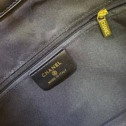 CHANEL

 NEW CAME 

GOOD QUALITY 
110 dhs🇦🇪🇦🇪

Zain295
♥️♥️♥️