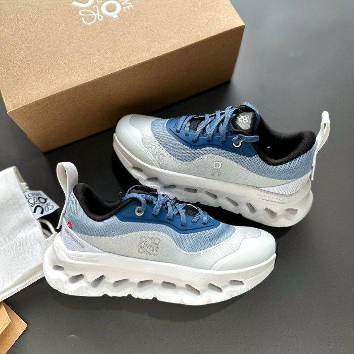 LOEWE PRE-LOVED x On Cloudtilt 2.0 running ‘Blue and White’💙🤍
36-45 AVAILABLE 🤩
220 dhs✅

Zain242
♥️♥️♥️