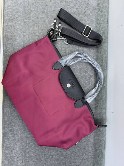 Long Champ
Size:25cm   
80 dhs🪙🖤

Zain114
♥️♥️♥️