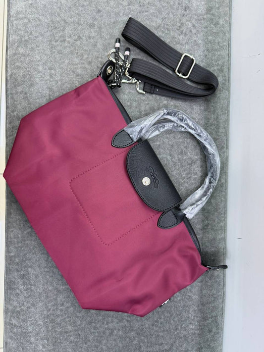 Long Champ
Size:25cm   
80 dhs🪙🖤

Zain114
♥️♥️♥️