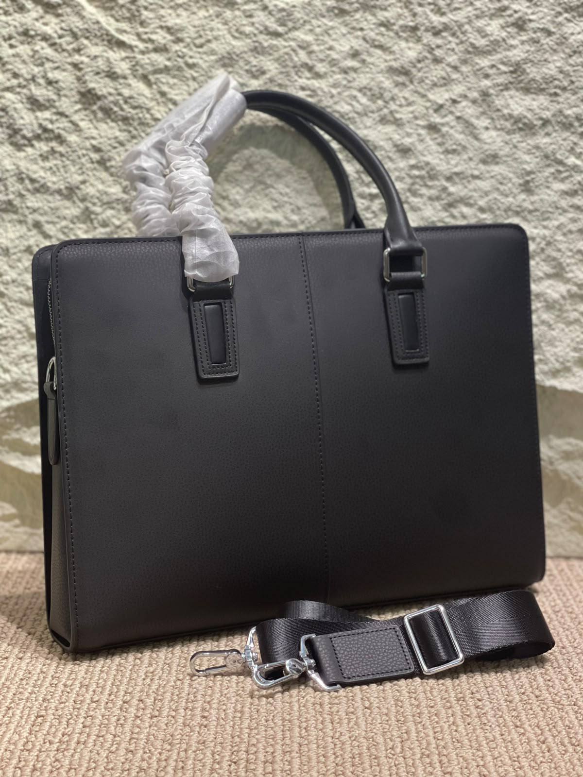 MONTBLANC

Laptop Bag

Master Quality
700 dhs🇦🇪🇦🇪

Zain179
♥️♥️♥️