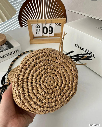 Chanel
85 dhs✅
Size 14*19

Zain07
♥️♥️♥️