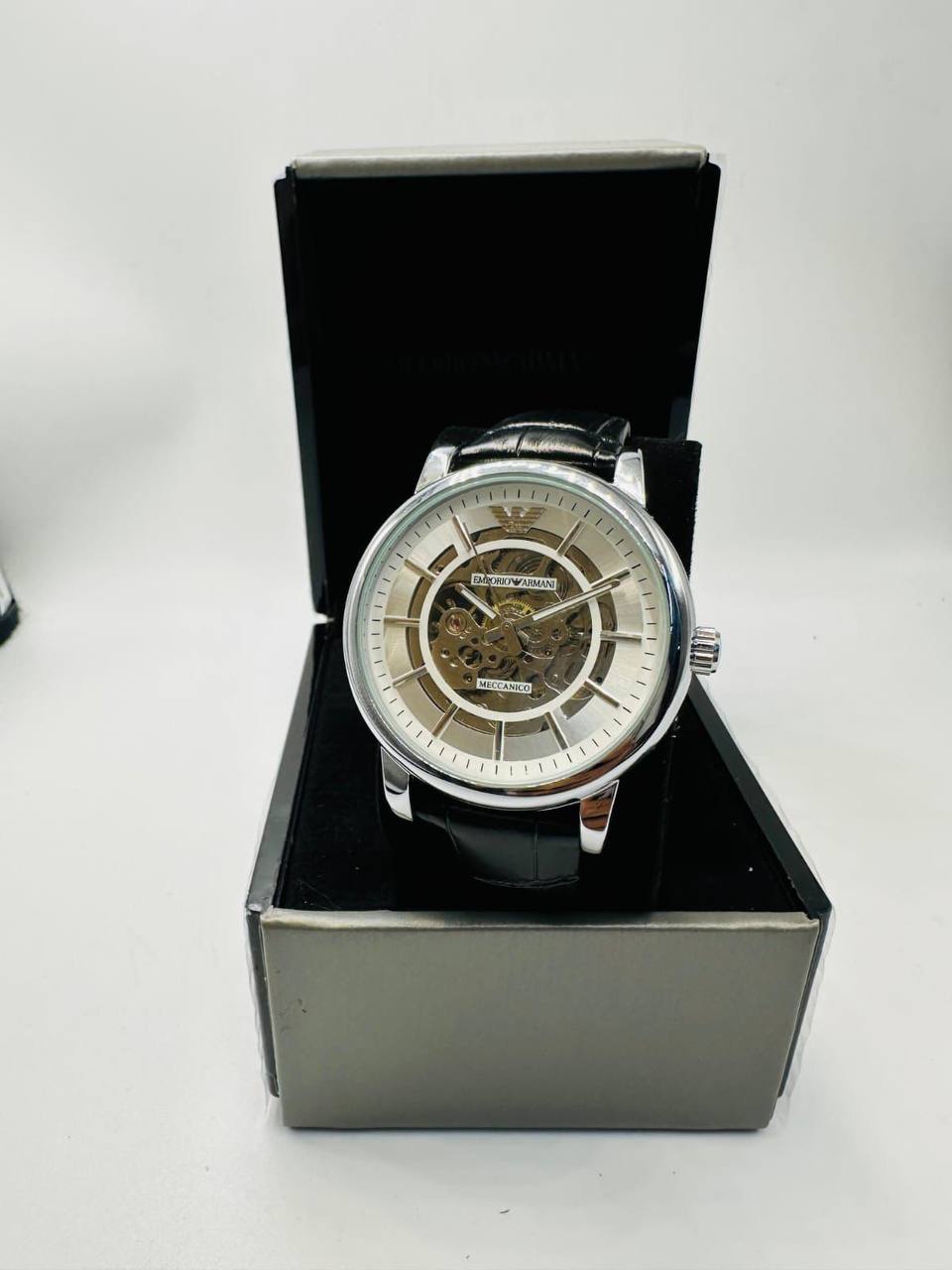ARMANI MEN
*Automatic 
110 dhs🌺

Zain08
♥️♥️♥️