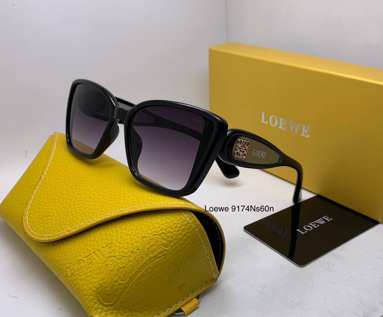 Loewe
70 dhs❤️

Zain126
♥️♥️♥️