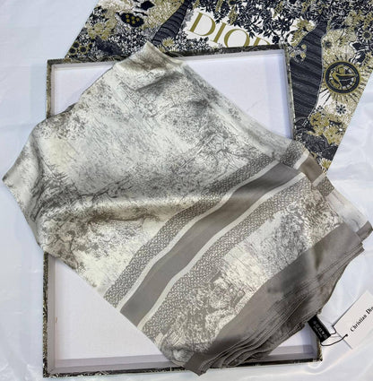 Dior
Silk scarf 
40 dhs✅
55 dhs✅ 

with box
🎁🎁🎁

Zain93
♥️♥️♥️