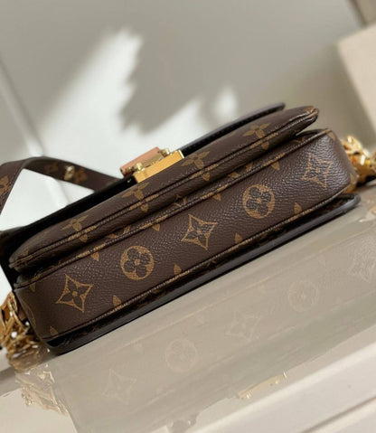 *LOUIS VUITTON*
* ⁠SUPER MASTER QUALITY 
* ⁠Size:21CM
1200 dhs🪙🌨️

Zain255
♥️♥️♥️
