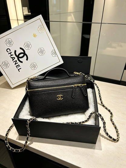 CHANEL 26 A 
 Super leather. 
Bag size :19*12 
240 dhs🇦🇪🇦🇪
with box

Zain38
♥️♥️♥️