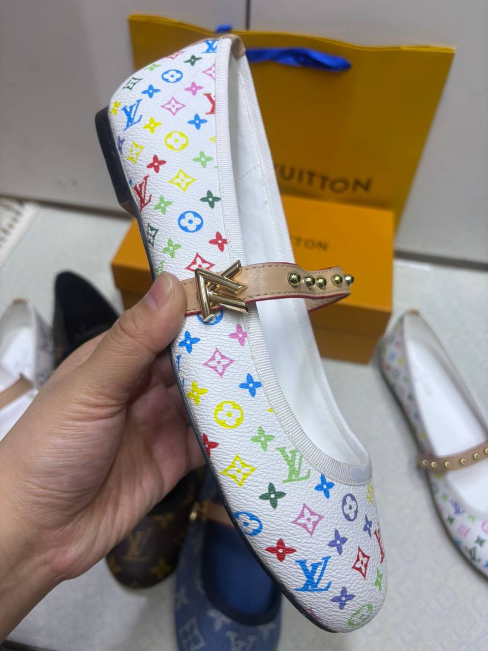 Gucci - LV
Size 36-41
120 dhs✅

Zain145
♥️♥️♥️