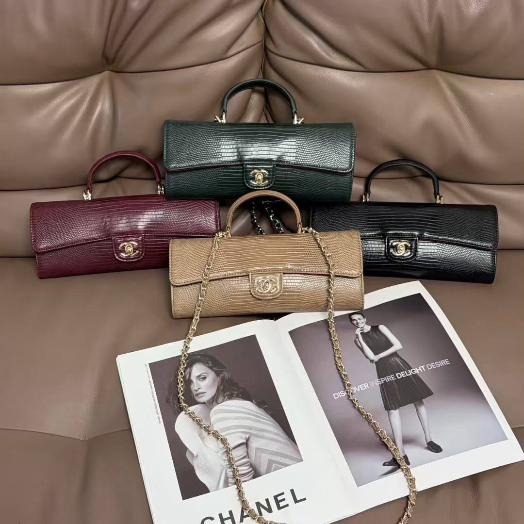 Chanel 

new arrival 

300 dhs🇦🇪🇦🇪

25cm

Zain228
♥️♥️♥️