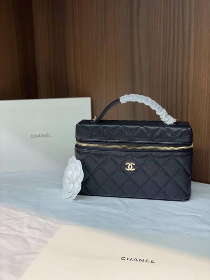 Chanel
   •Super Master Quality 
   •Size:19cm
950 dhs💚

Zain255
♥️♥️♥️
