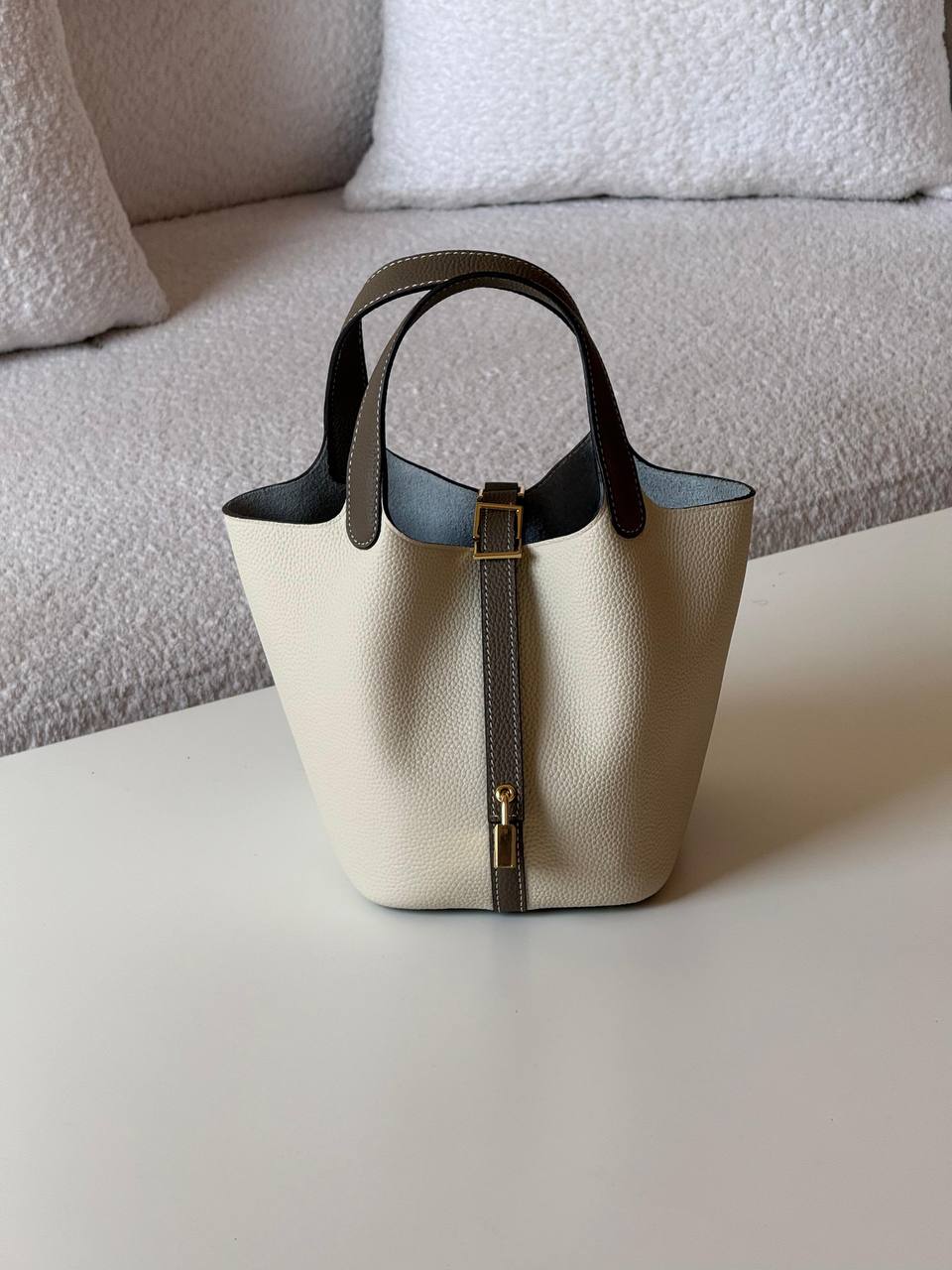 Hermes picotin 18cm💕master quality😍

with box❤️
🎁🎁🎁

420 dhs🪙💚

Zain52
♥️♥️♥️