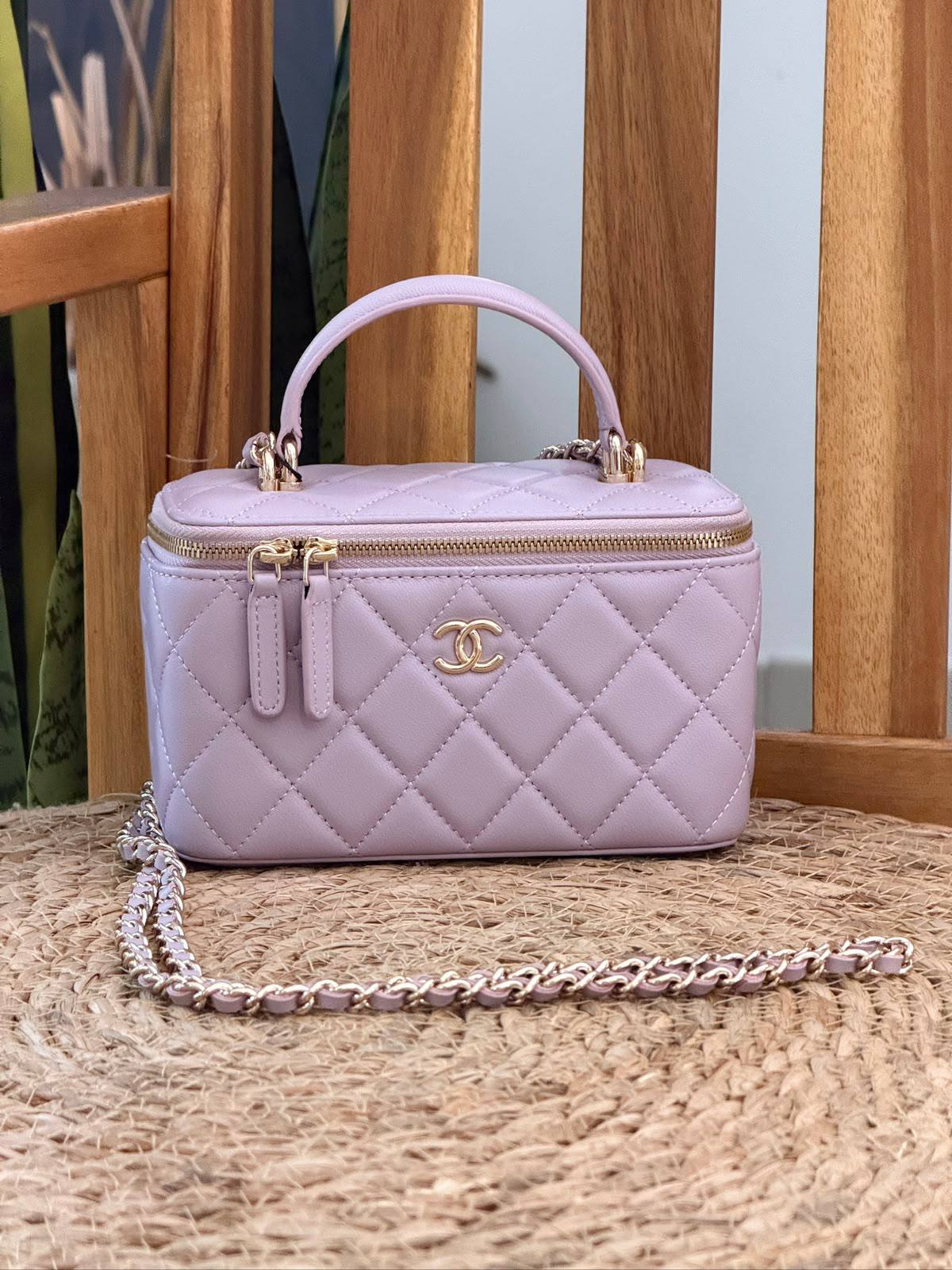 CHANEL 
Super Master Quality ⚡️
Original Packing 🎁
Size 17Cm📏
For Price 👇 WhatsApp✅
0568585901 
0507557372
0552275751 Owner Zain 👌

Zain321
♥️♥️♥️