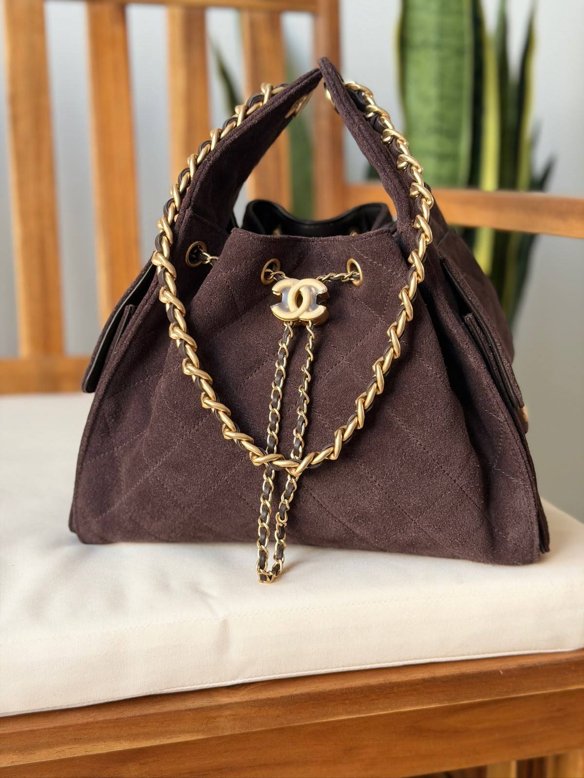 CHANEL

Super Master Quality
Original Packing🎁
Size 26CM

For Price 👇 WhatsApp✅
0568585901 
0507557372
0552275751 Owner Zain 👌

Zain321
♥️♥️♥️