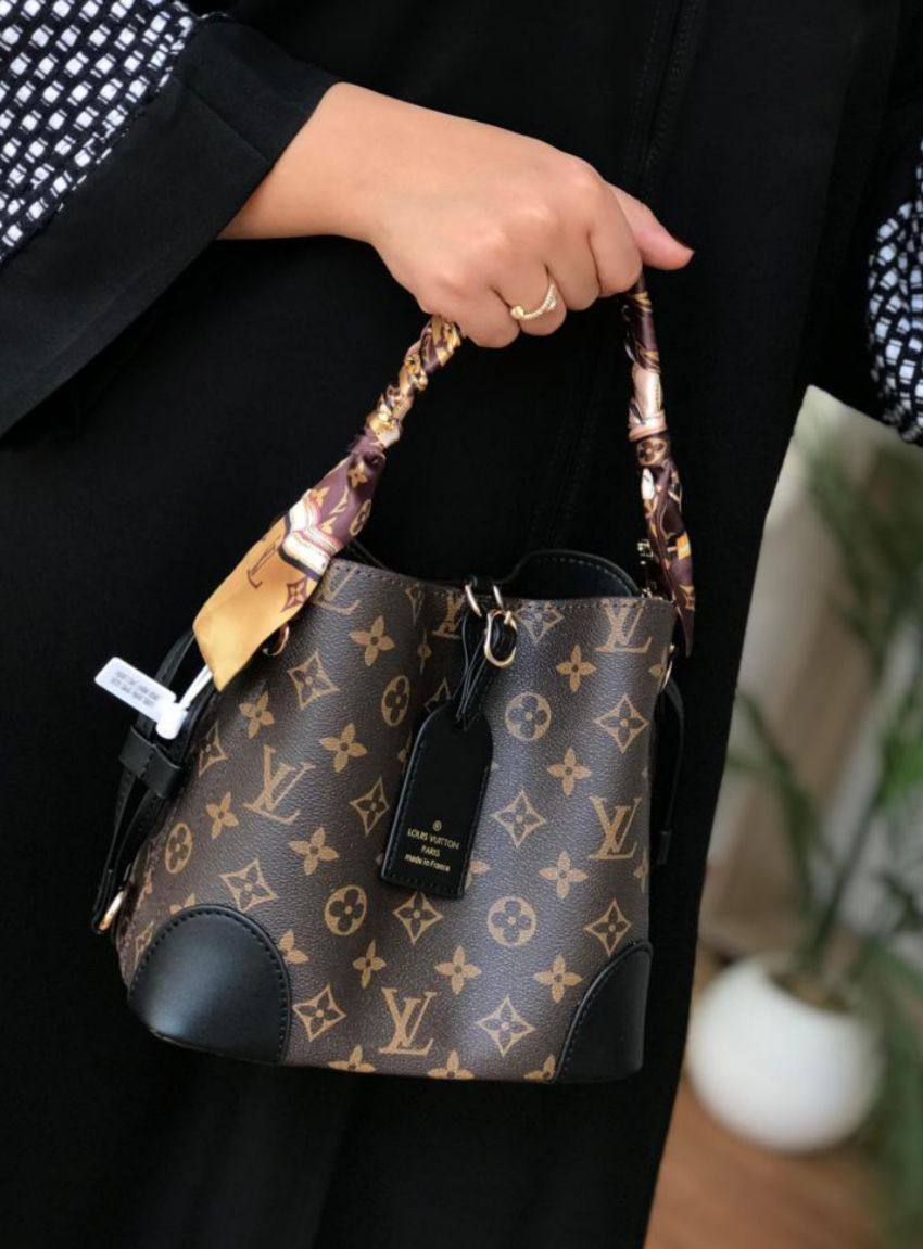 AVAILABLE
BAGS 
Fendi
Lv
Guccii

WITH BOX 🎁 
100 dhs🇦🇪🇦🇪


Zain169
♥️♥️♥️