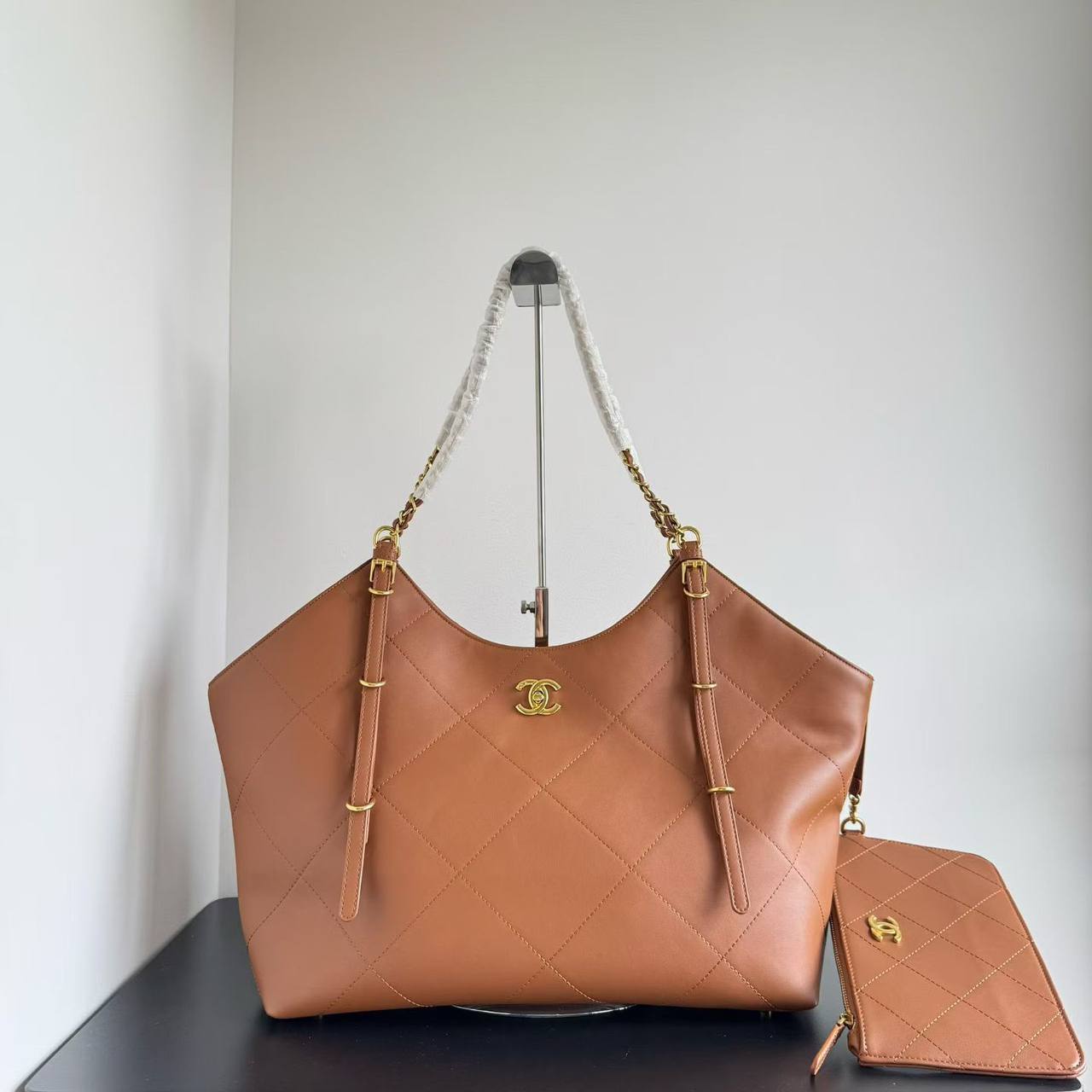CHANEL 
GOOD QUALITY 
110 dhs🇦🇪🇦🇪

Zain295
♥️♥️♥️