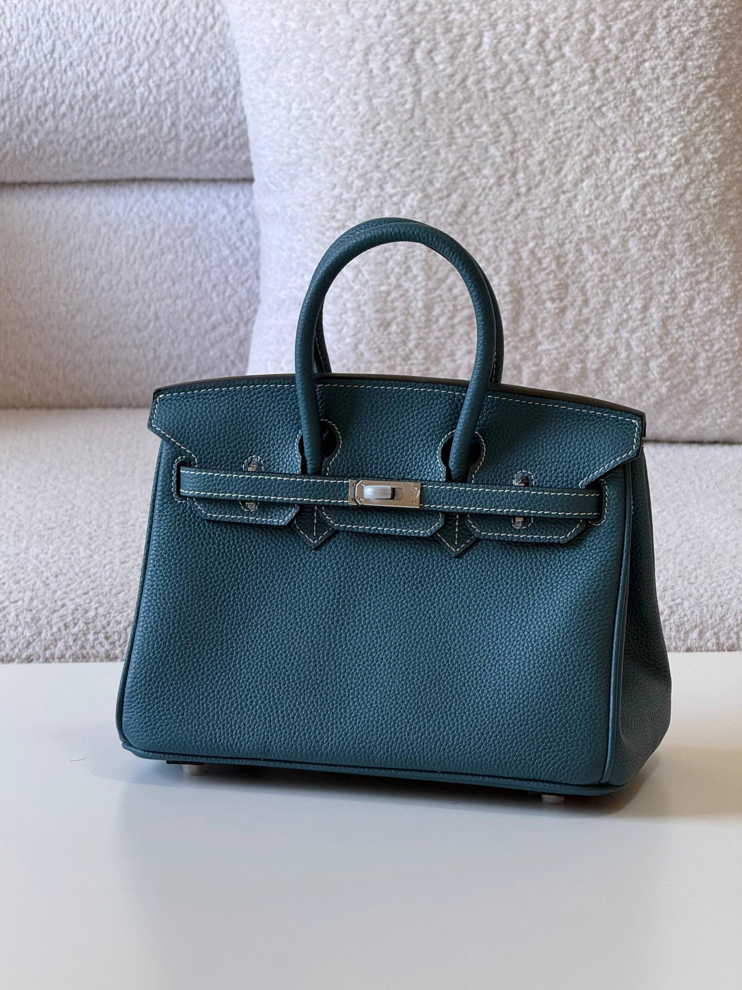Hermes birkin 25cm💕master quality😍

with box❤️
🎁🎁🎁

400 dhs🪙🌨️

Zain52
♥️♥️♥️
