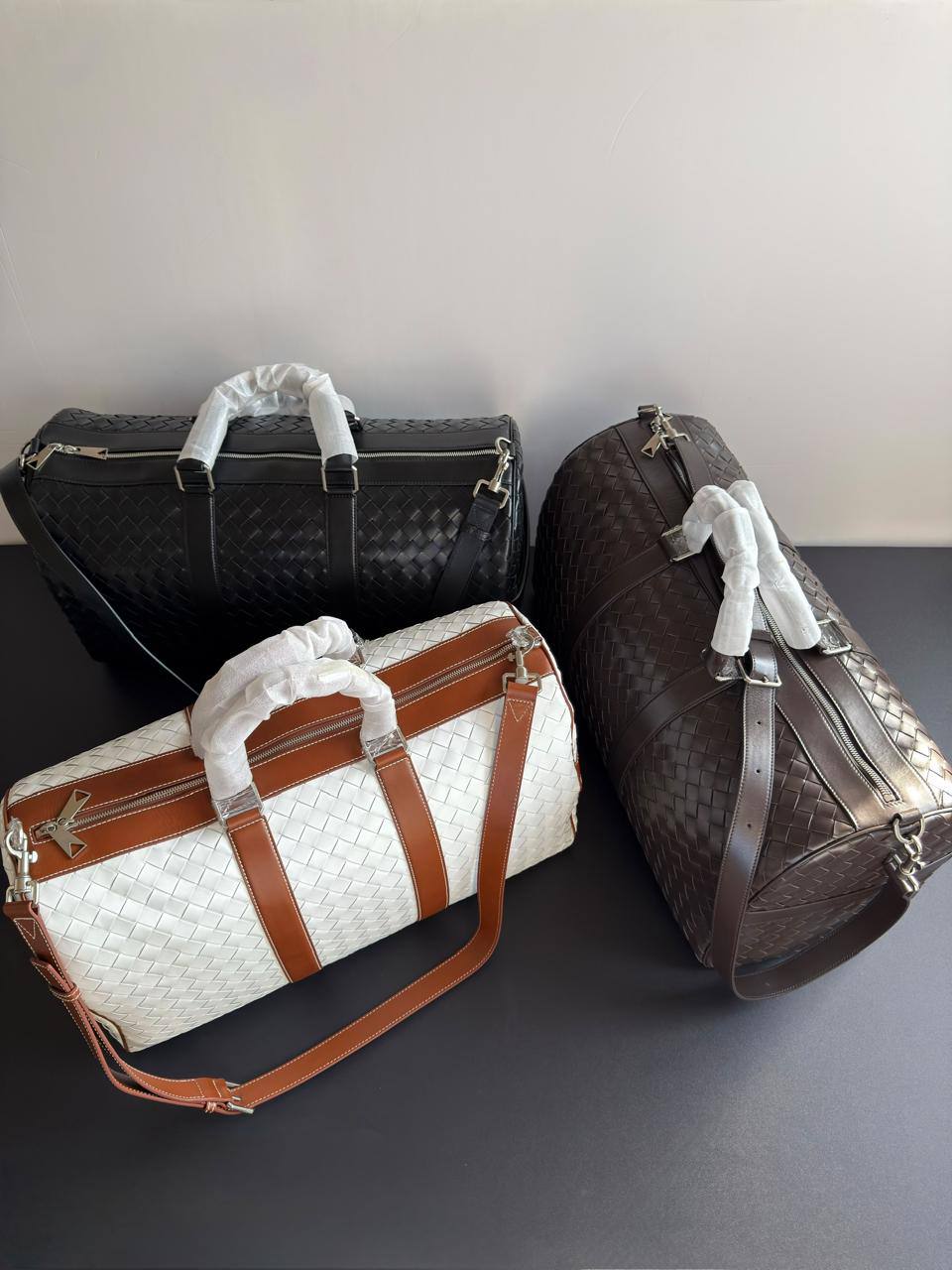 Bottega
Super Master Quality
For Price 👇 WhatsApp✅
0568585901 
0507557372
0552275751 Owner Zain 👌

Zain340
♥️♥️♥️