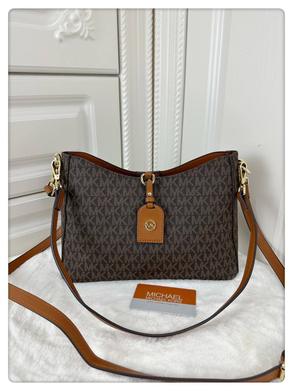 MK
With box 🎁🎁🎁
110 dhs✅

Zain136
♥️♥️♥️