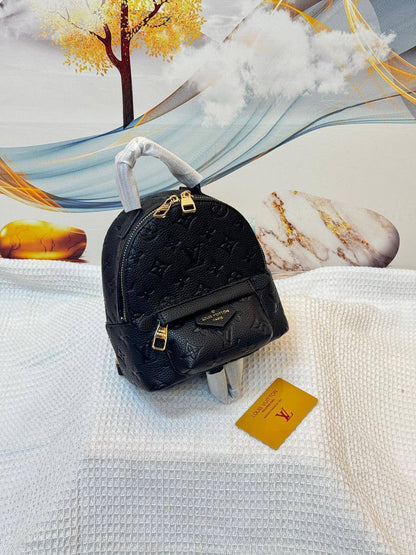 LV
Best quality

With box’s
🎁🎁🎁

105 dhs💓
size 18cm

Zain158
♥️♥️♥️