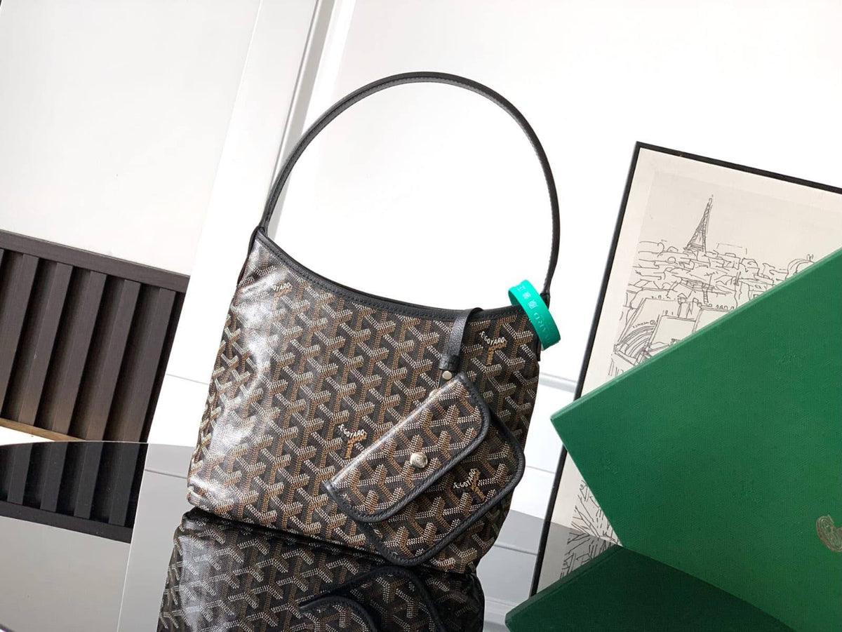 Goyard Boheme 
Hobo

 Goyardine✅ 
Size 20 cm

For Price 👇 WhatsApp✅
0568585901 
0507557372
0552275751 Owner Zain 👌

Zain274
♥️♥️♥️