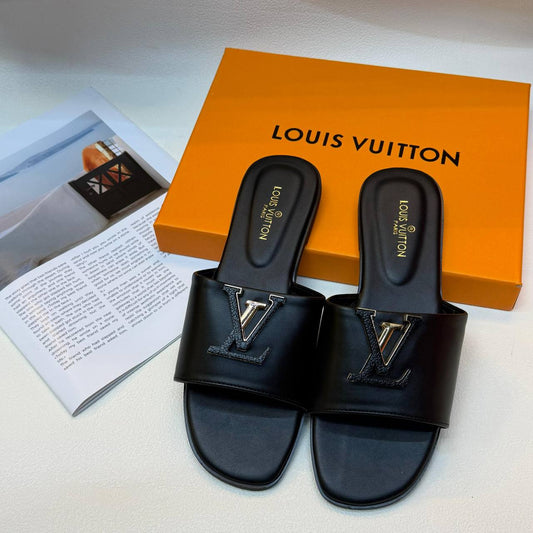 LV 
Size 36to41
70 dhs🪙🌨️

Zain236
♥️♥️♥️