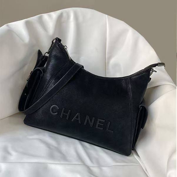 Chanel
Best quality
100 dhs👑
size 30cm

Zain158
♥️♥️♥️